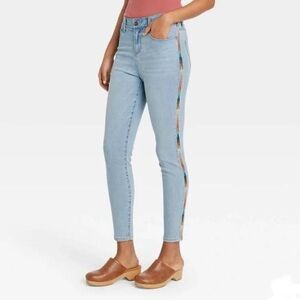 Knox Rose Sz 2 Light Wash High-Rise Skinny Jeans Rainbow Side Stripe Embroidered